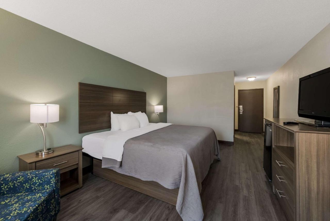 | Quality Inn Airport