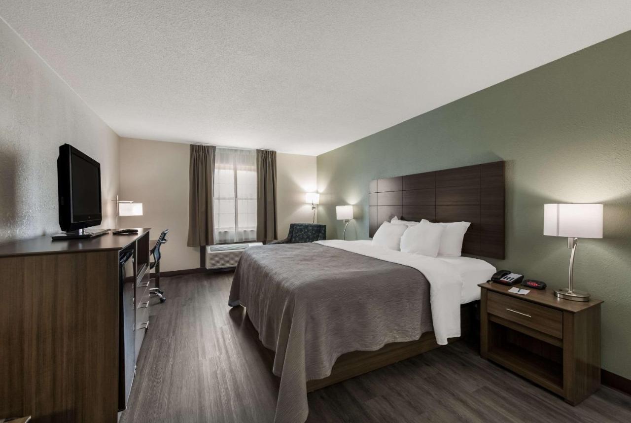 | Quality Inn Airport