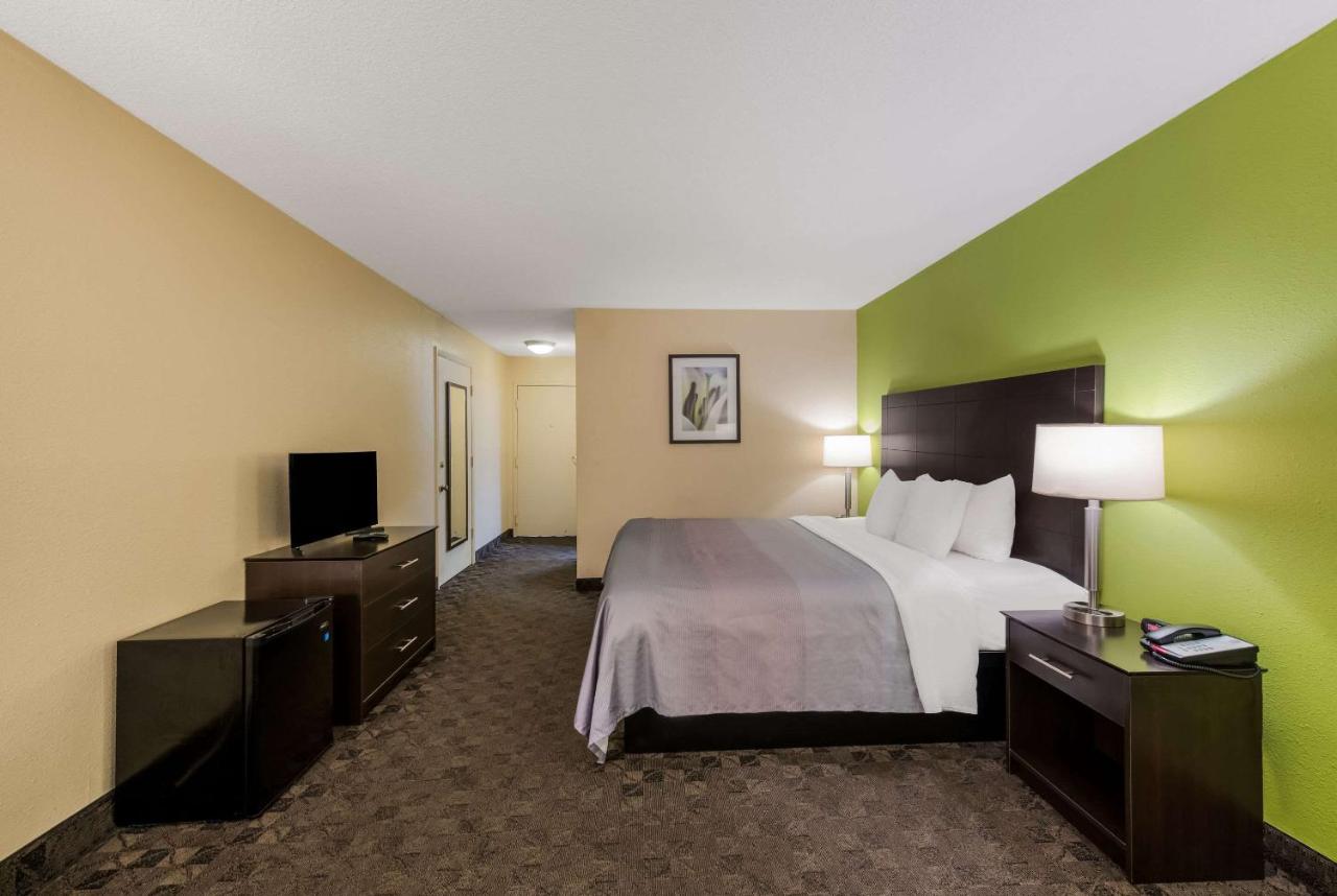 | Quality Inn Airport
