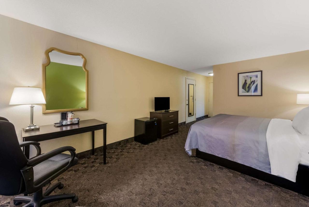 | Quality Inn Airport