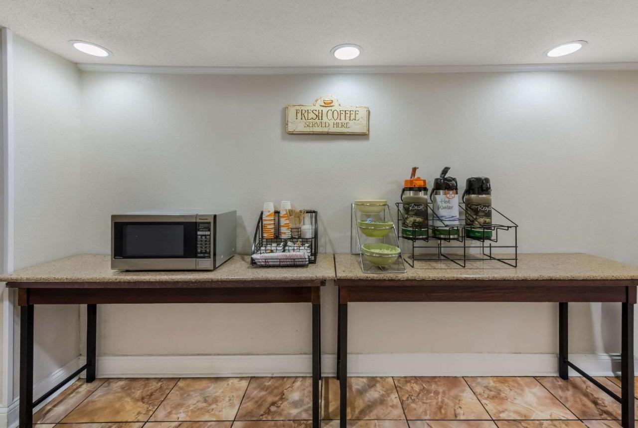 | Quality Inn Airport