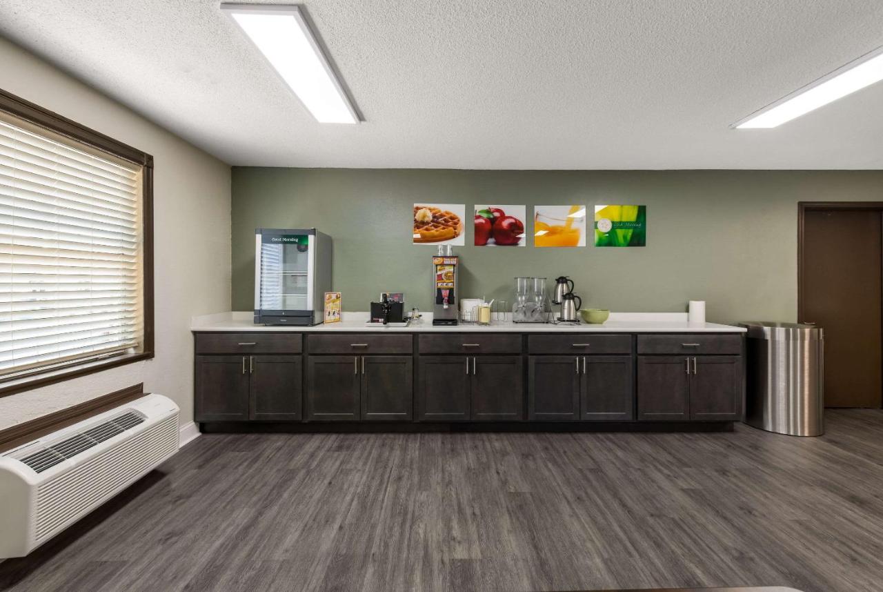 | Quality Inn Airport