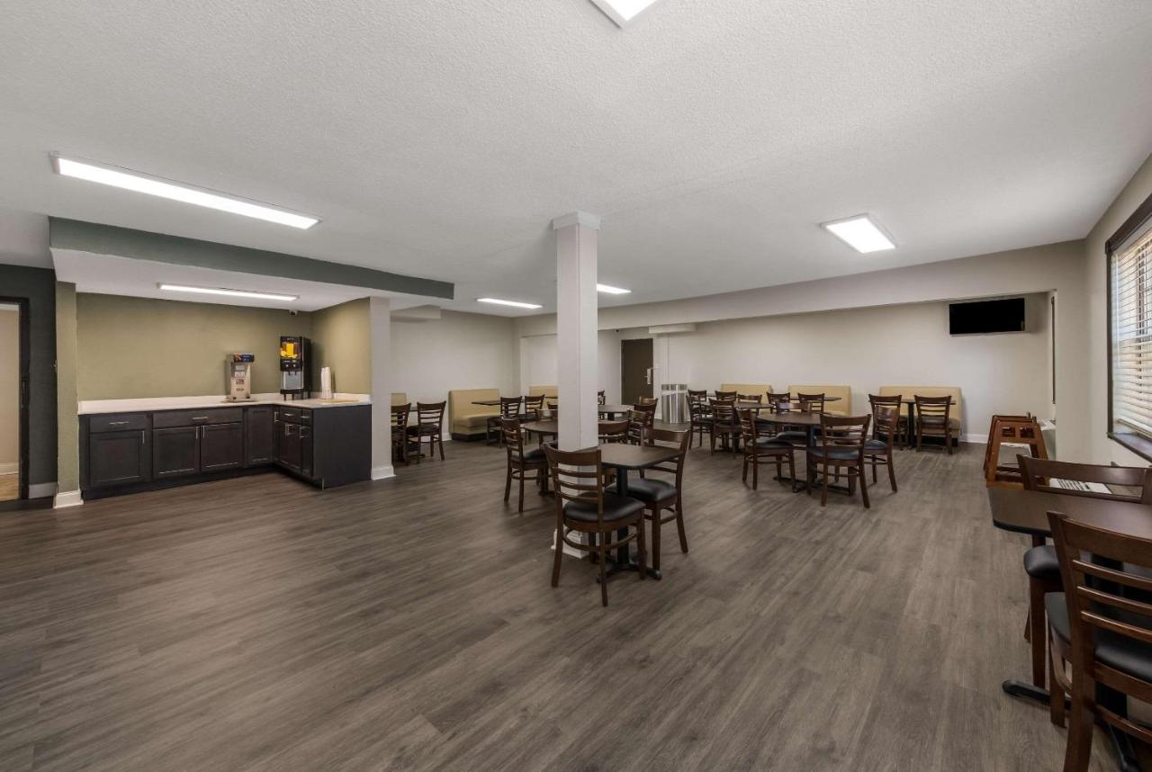 | Quality Inn Airport