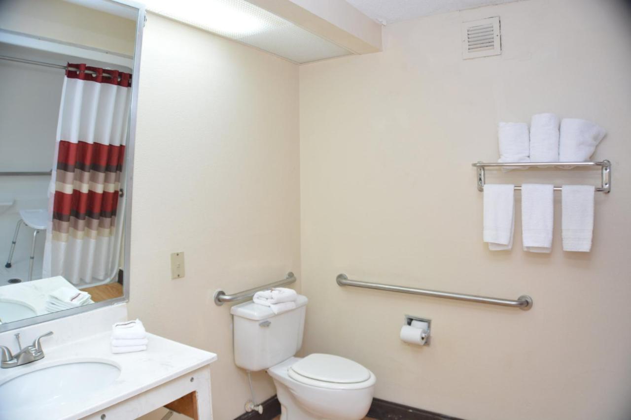 King Suite - Disability Access/Roll-In Shower Smoke-Free at Red Roof Inn PLUS+ & Suites Chattanooga - Downtown