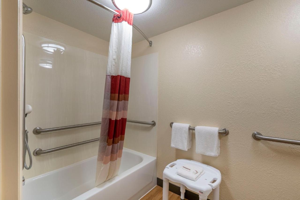 King Suite - Disability Access/Smoke-Free at Red Roof Inn PLUS+ & Suites Chattanooga - Downtown