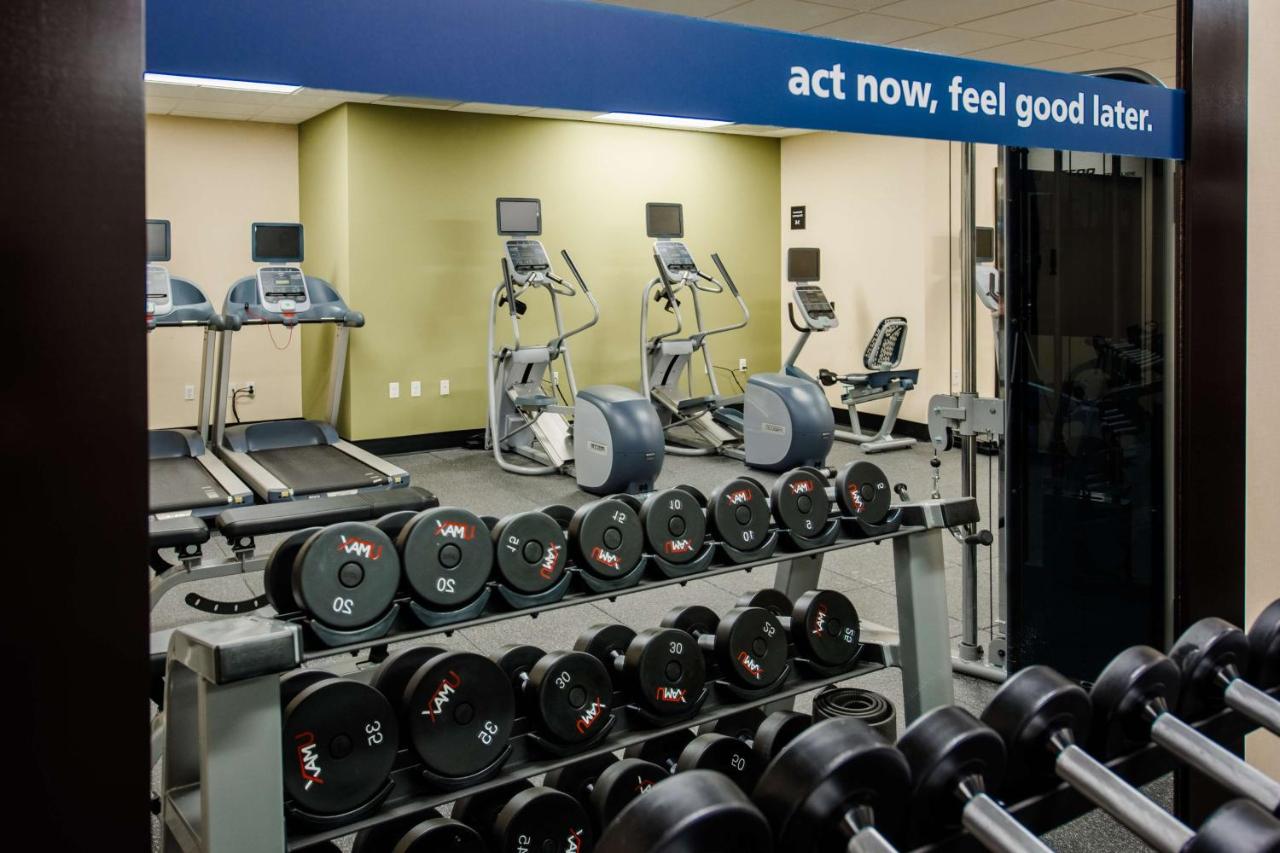  | Hampton Inn & Suites Washington, D.C. - Navy Yard