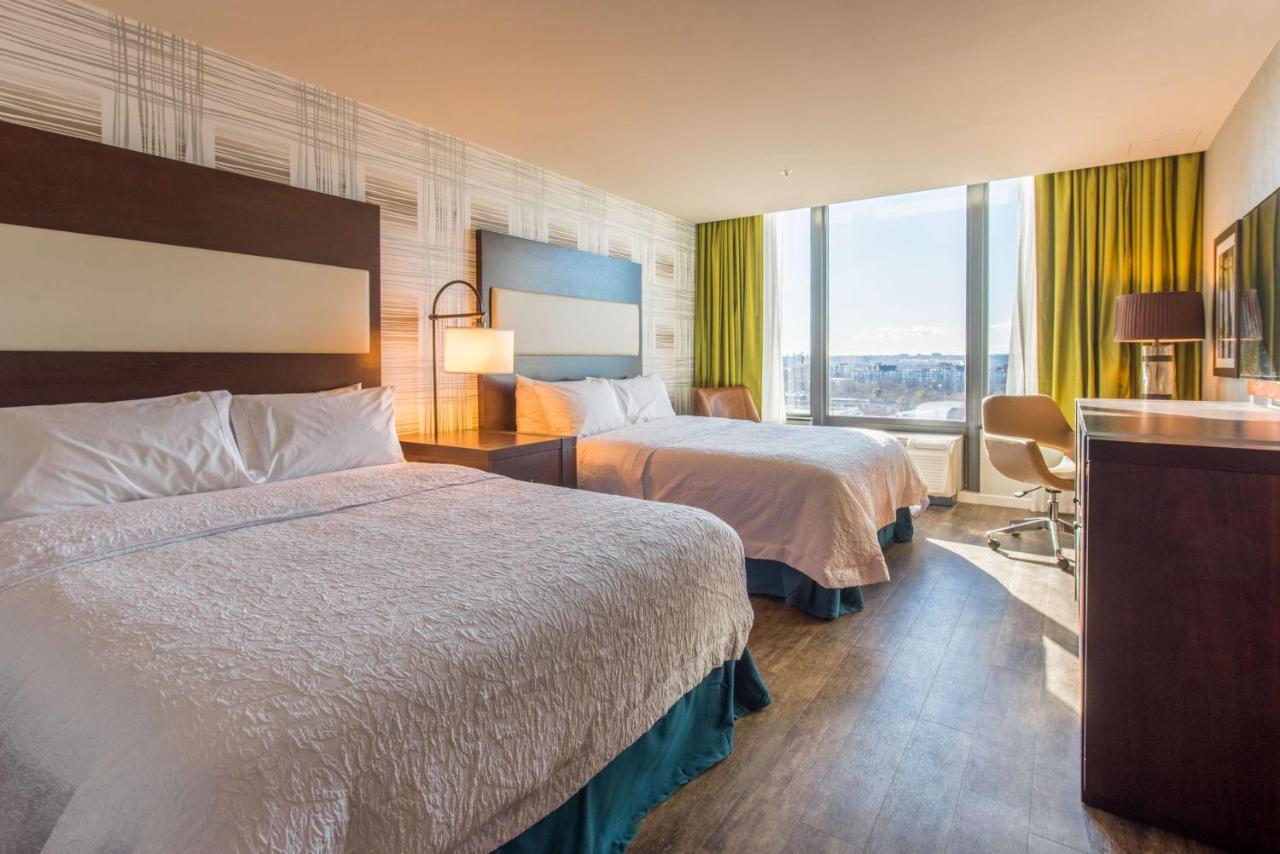  | Hampton Inn & Suites Washington, D.C. - Navy Yard