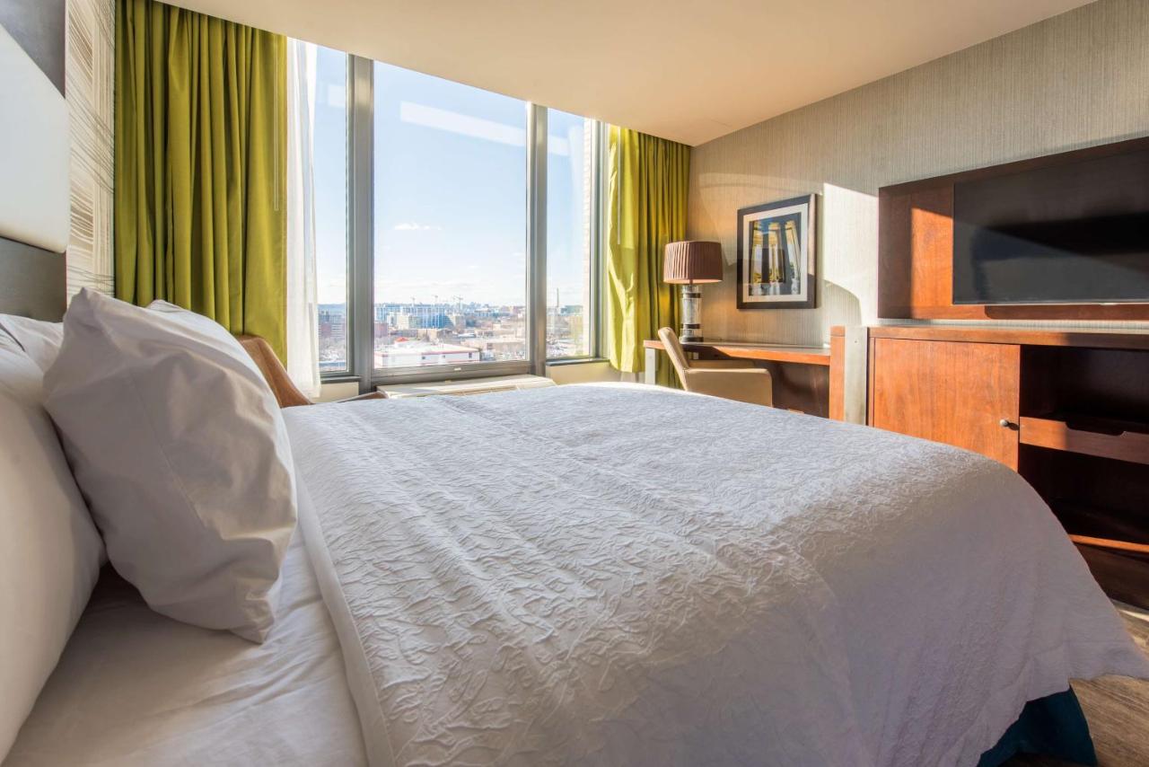  | Hampton Inn & Suites Washington, D.C. - Navy Yard