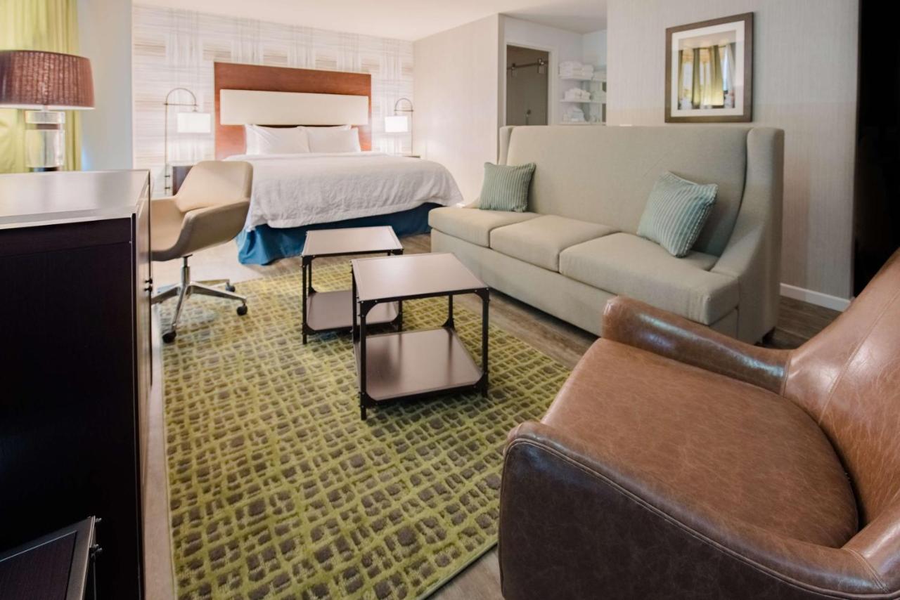 King Studio at Hampton Inn & Suites Washington DC - Navy Yard
