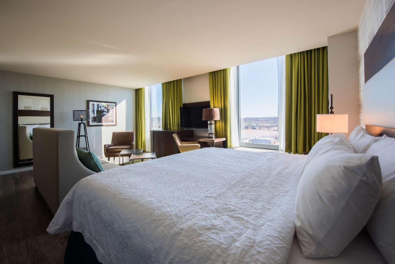  | Hampton Inn & Suites Washington, D.C. - Navy Yard