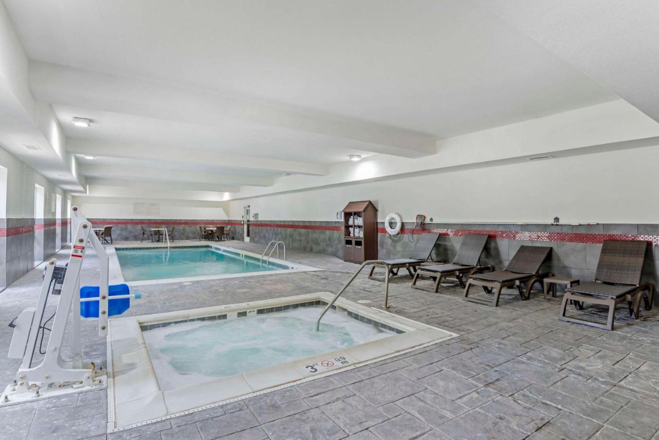 | Comfort Suites at Virginia Center Commons