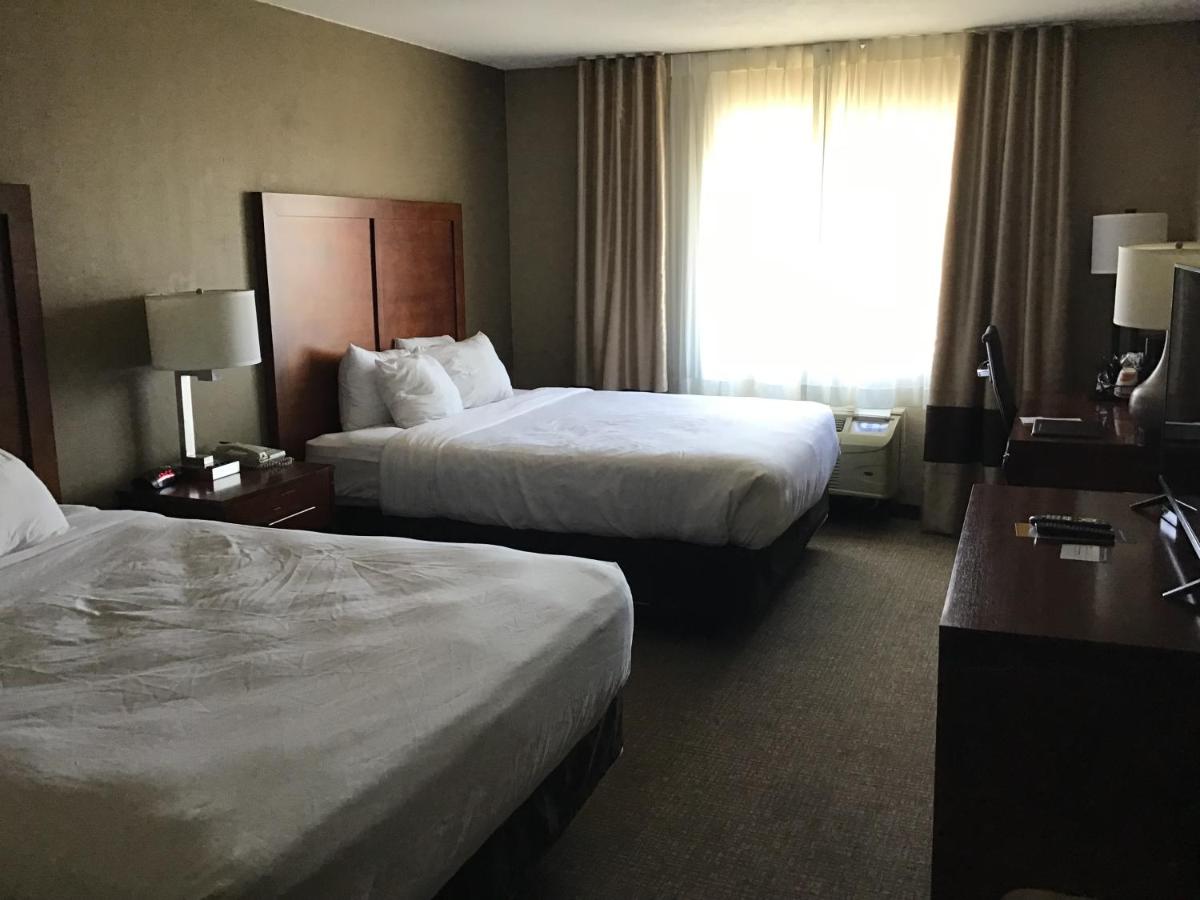 Queen Room with Two Queen Beds - Non-Smoking at Comfort Inn Ellensburg