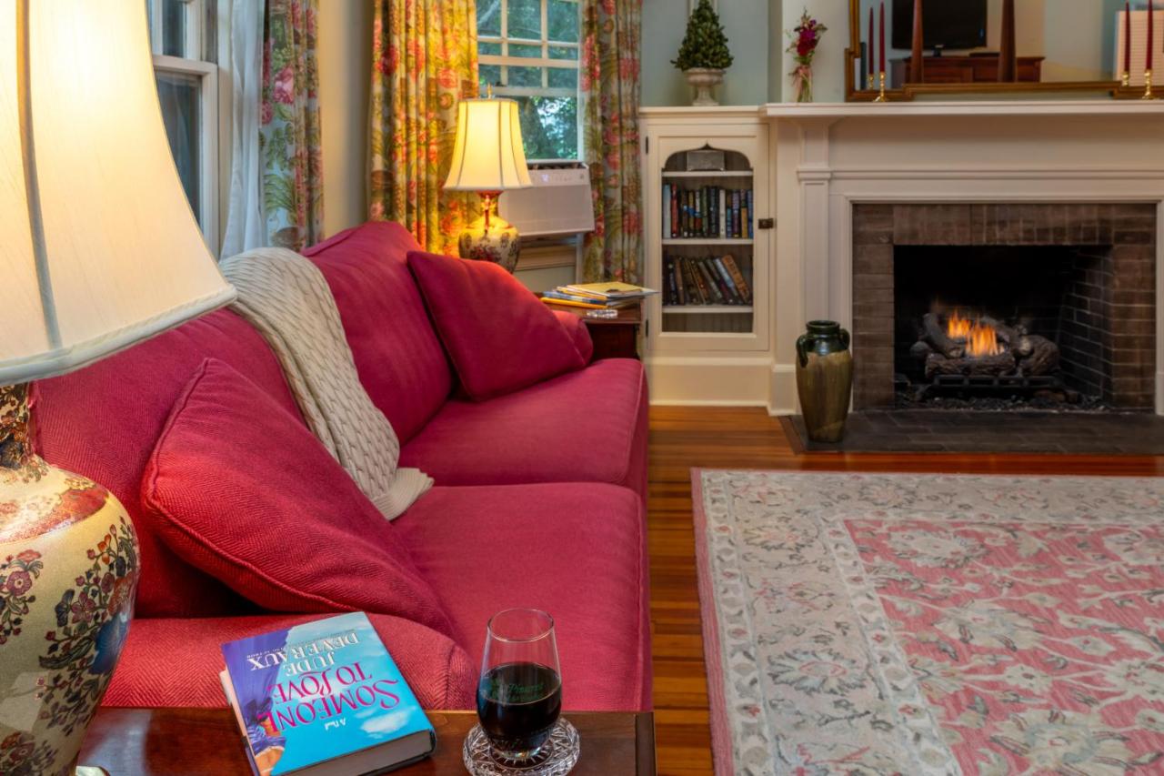 | Pinecrest Bed & Breakfast