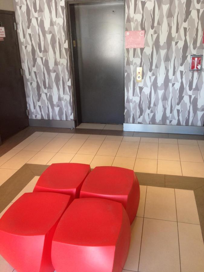 | Brooklyn Motor Inn