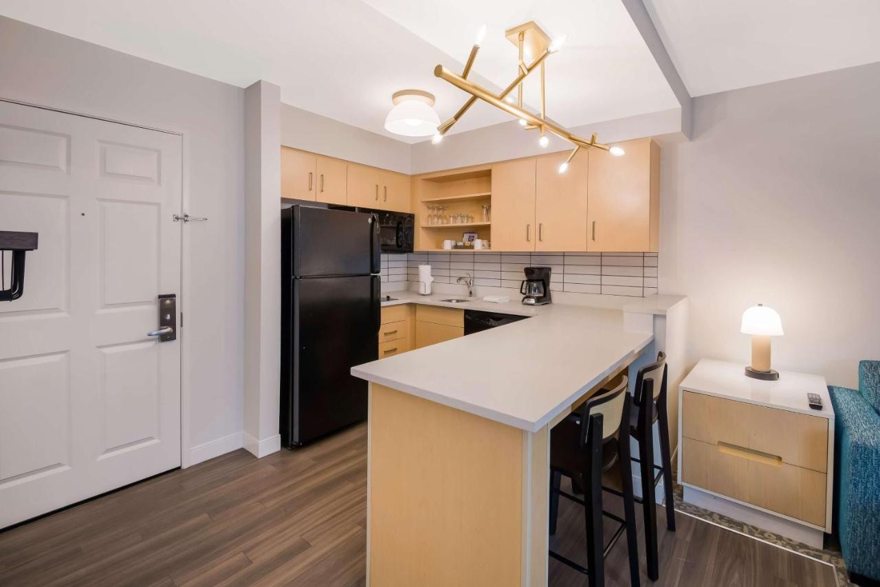 | Sonesta ES Suites Andover Boston