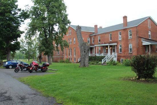 | Oak Valley Inn and Suites