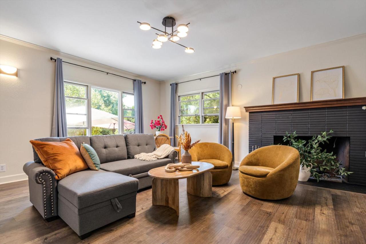  | Cinnamon Bear Creekside Inn