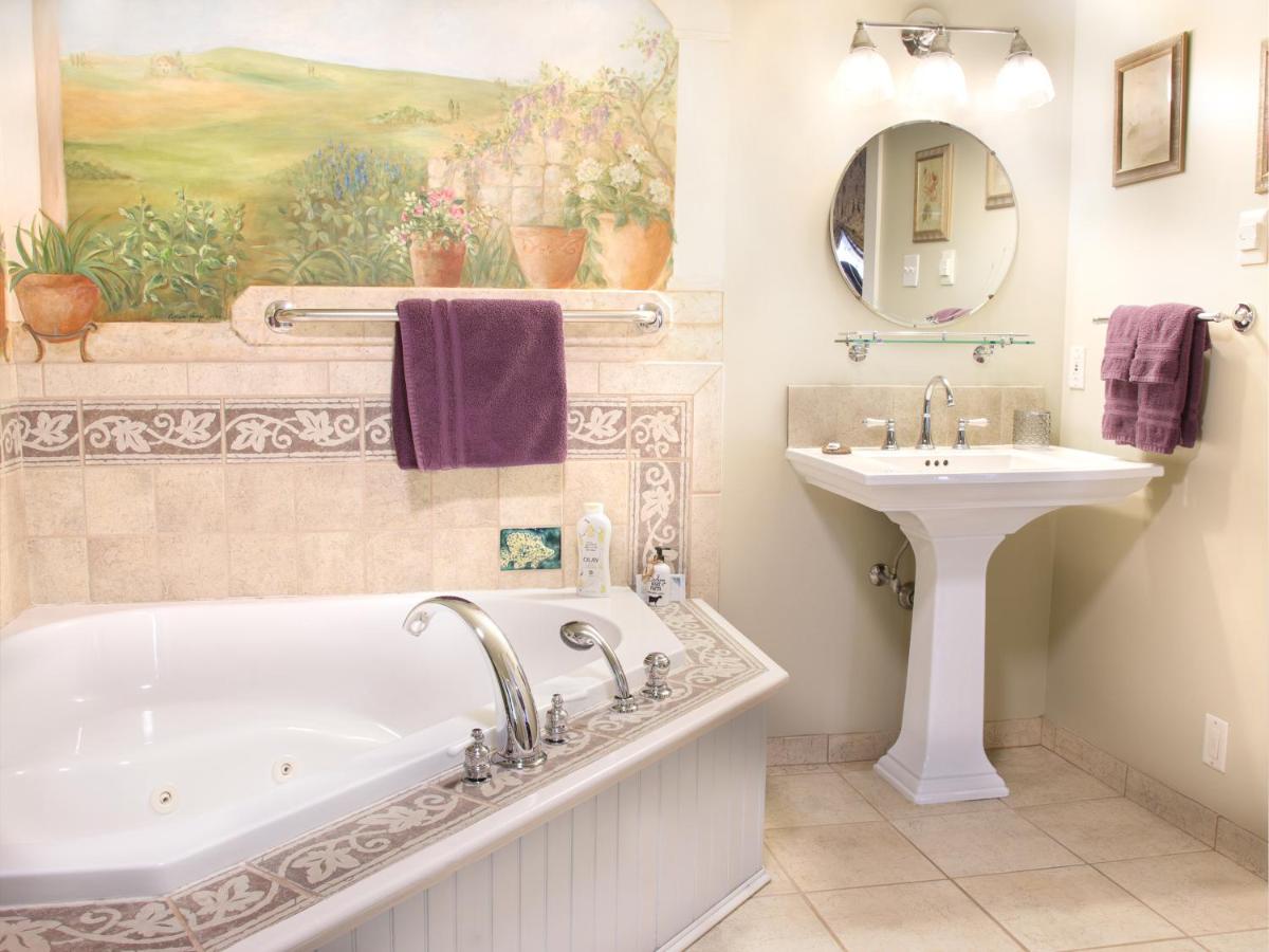 | EJ Bowman House Bed & Breakfast