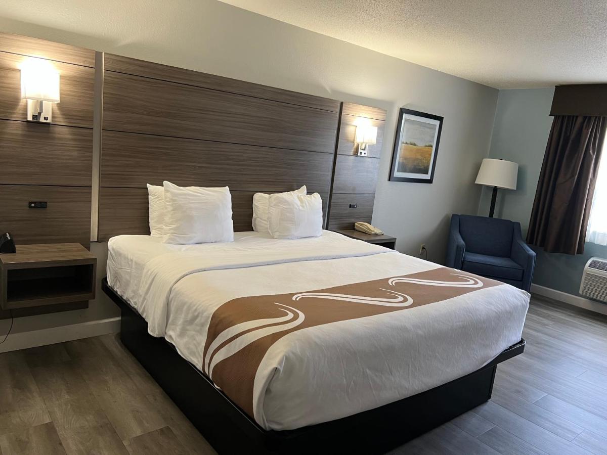 King Room - Non-Smoking at Quality Inn & Suites Red Wing