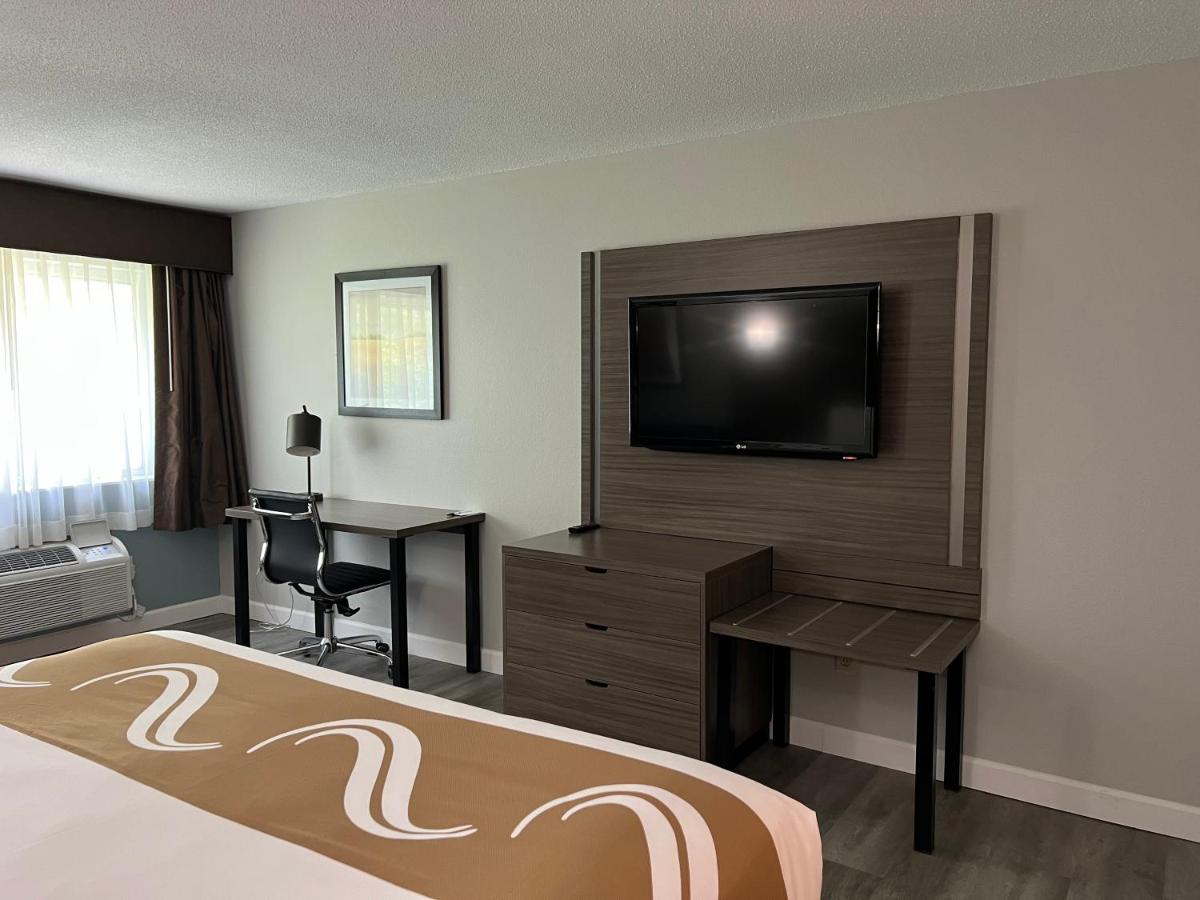 Superior King Room - Non-Smoking at Quality Inn & Suites Red Wing