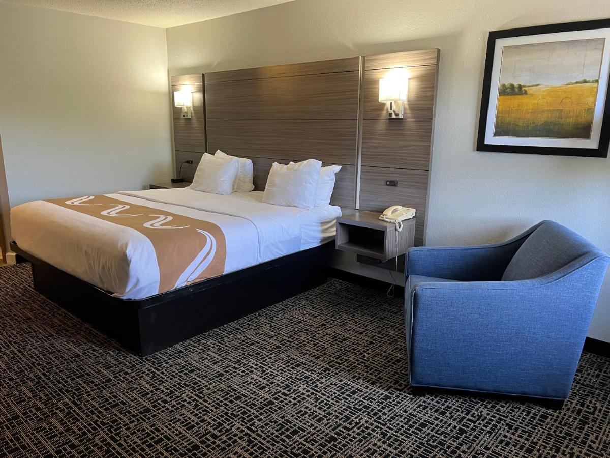 King Room - Non-Smoking at Quality Inn & Suites Red Wing