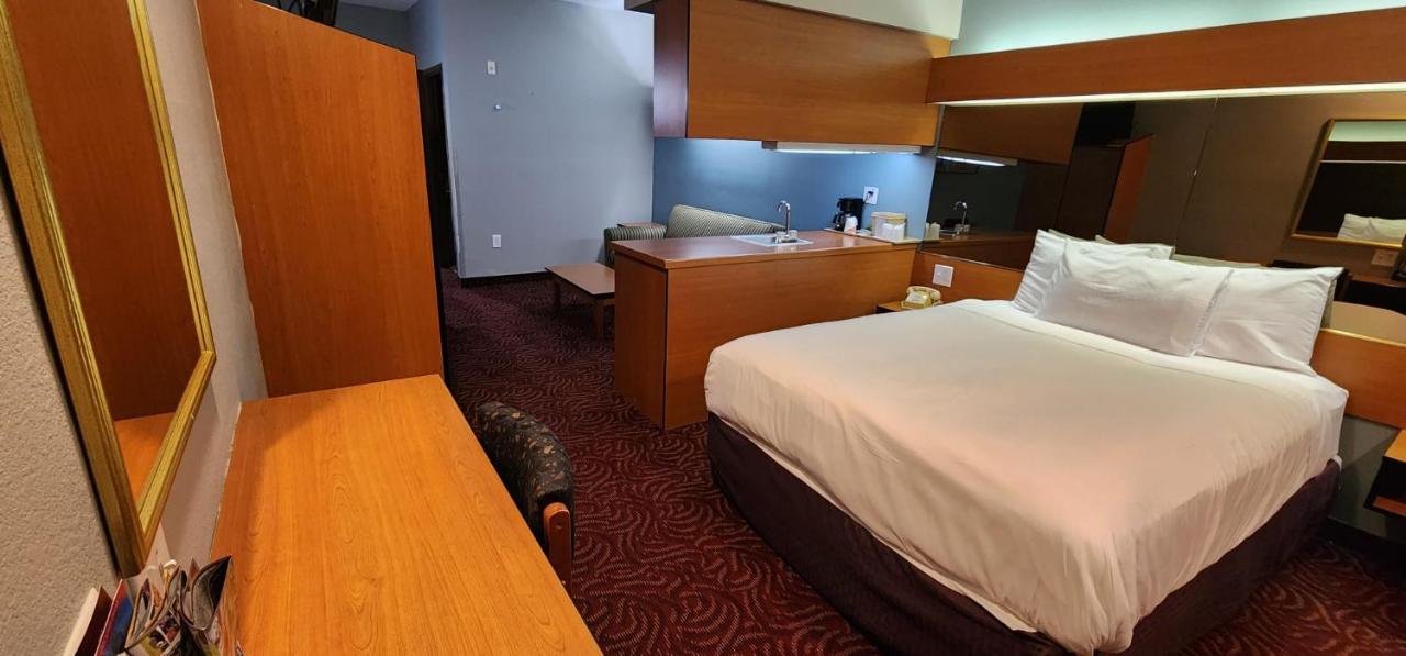  | OYO Hotel Mesquite TX, Hwy 80