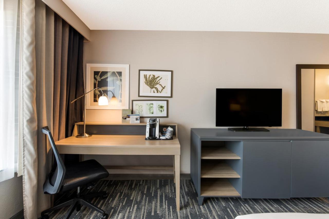 King Room - Non-Smoking at Country Inn & Suites by Radisson, Wichita East, KS