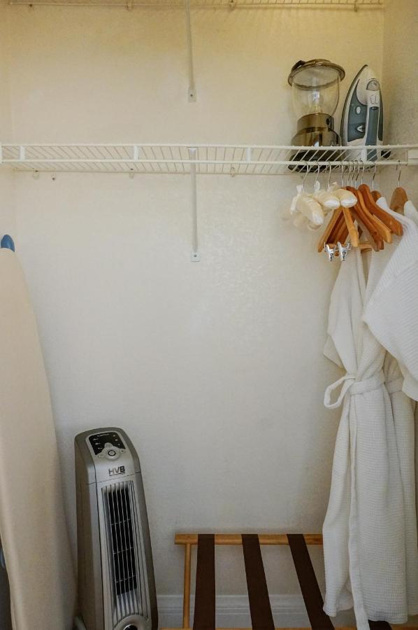 Deluxe King Studio with Kitchen - 116B at Harbor House Inn