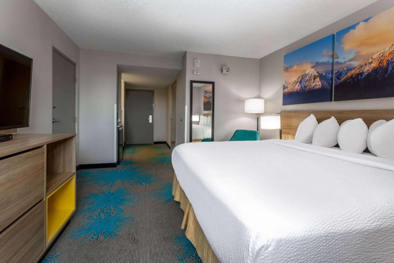 King Room - Disability Access/Non-Smoking at Days Inn & Suites by Wyndham Denver International Airport