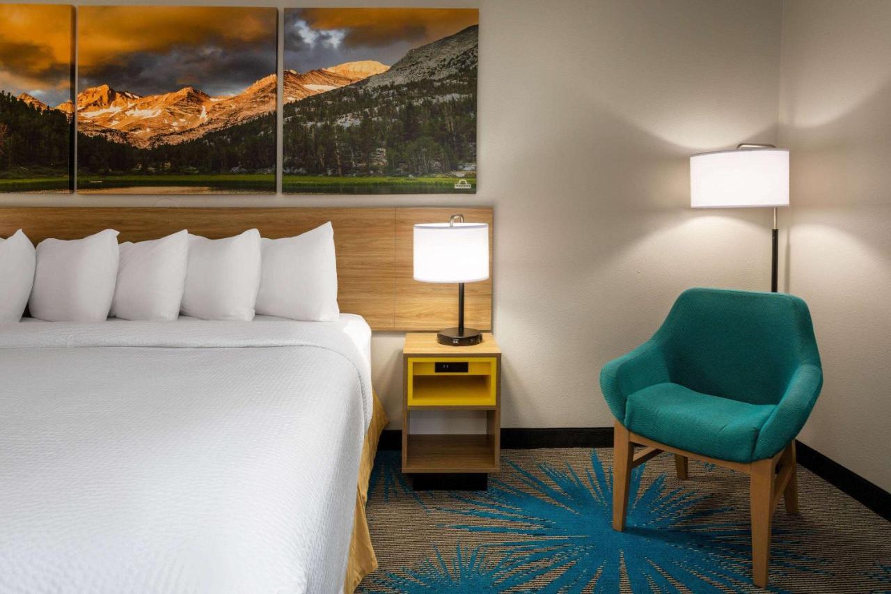 King Room - Disability Access/Non-Smoking at Days Inn & Suites by Wyndham Denver International Airport