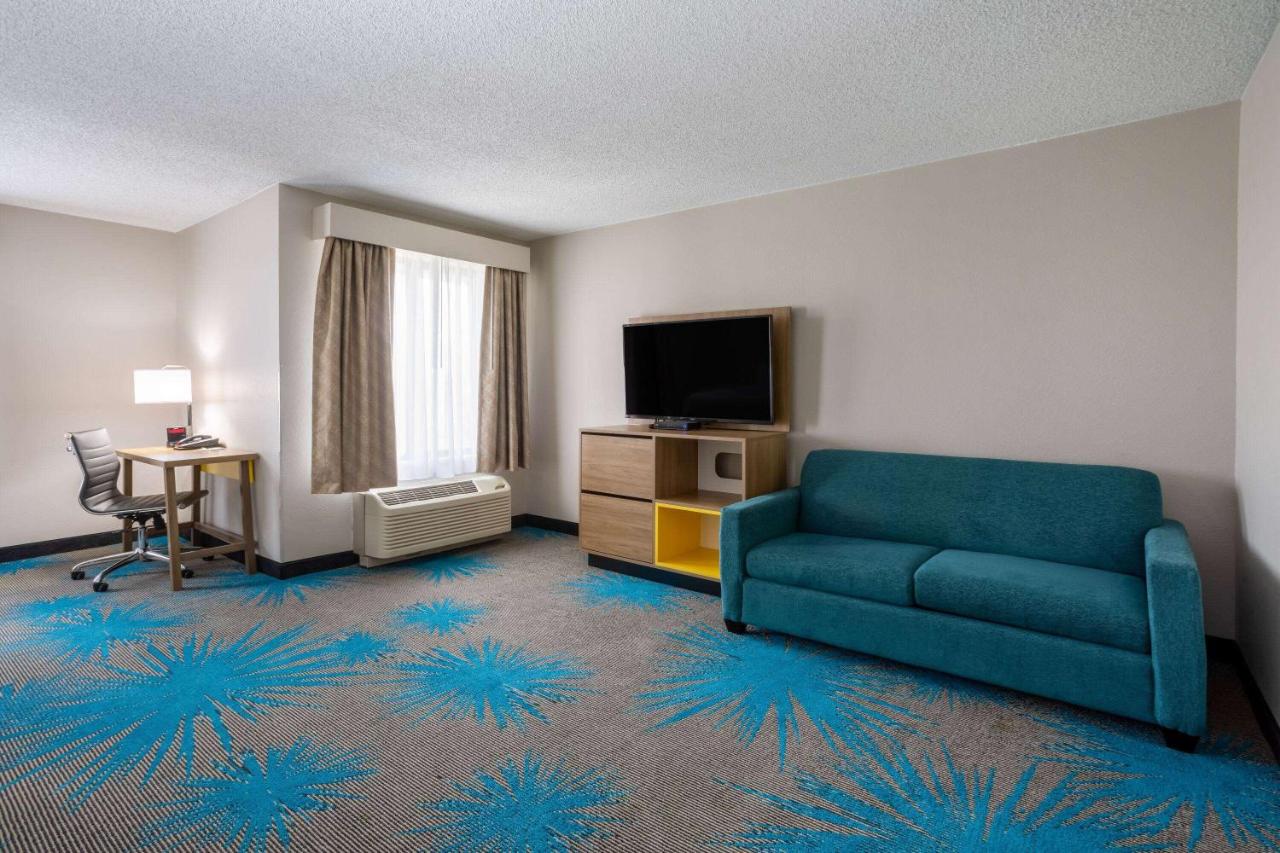 Studio Suite with 2 Queen Beds, Non-Smoking at Days Inn & Suites by Wyndham Denver International Airport