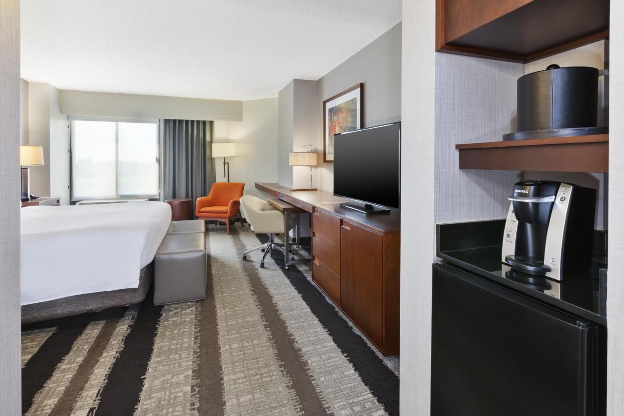 | Crowne Plaza Hotel Dulles Airport, an IHG Hotel