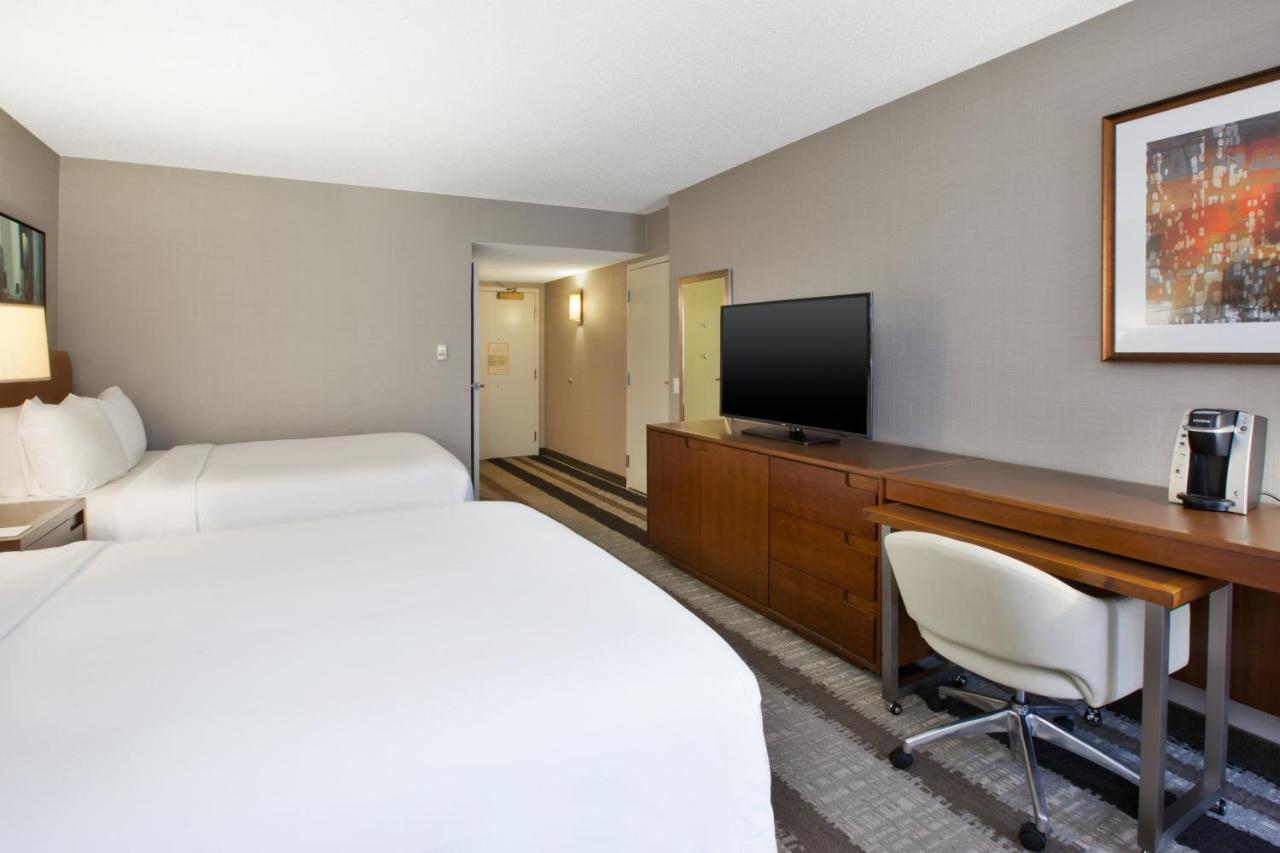 | Crowne Plaza Hotel Dulles Airport, an IHG Hotel