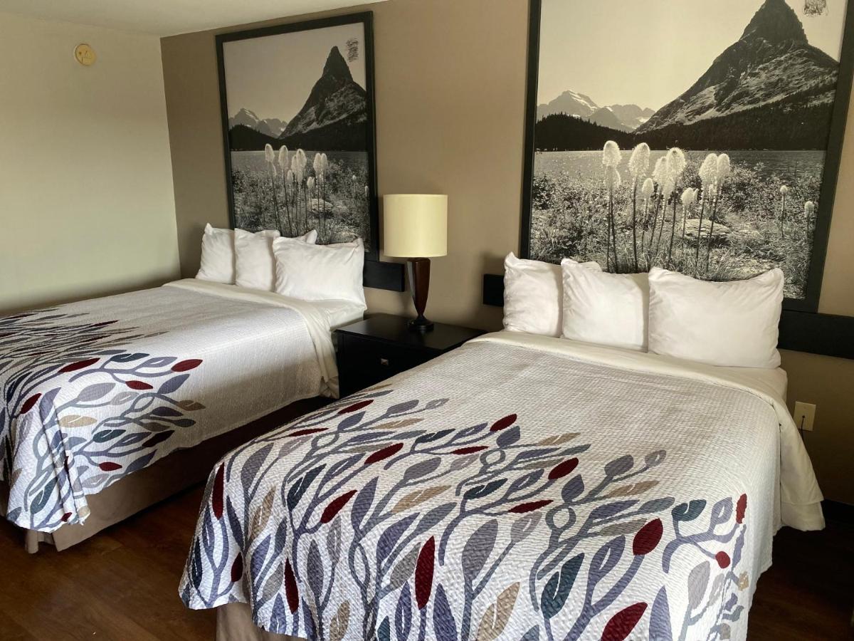 Deluxe Room with Two Full Beds Non-Smoking at Red Roof Inn Savannah North I-95 – Port Wentworth
