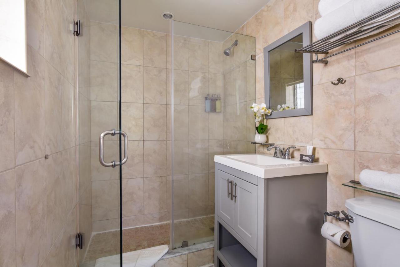 King Suite with Oceanfront View at Beacon Hotel South Beach