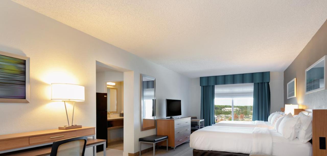 Queen Suite with Sofa Bed at Holiday Inn St. Augustine - World Golf by IHG