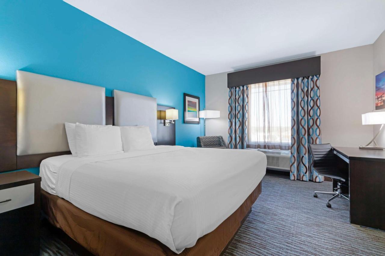 King Room with Kitchenette - Disability Access/Non-Smoking at Best Western Plus Pleasanton Hotel