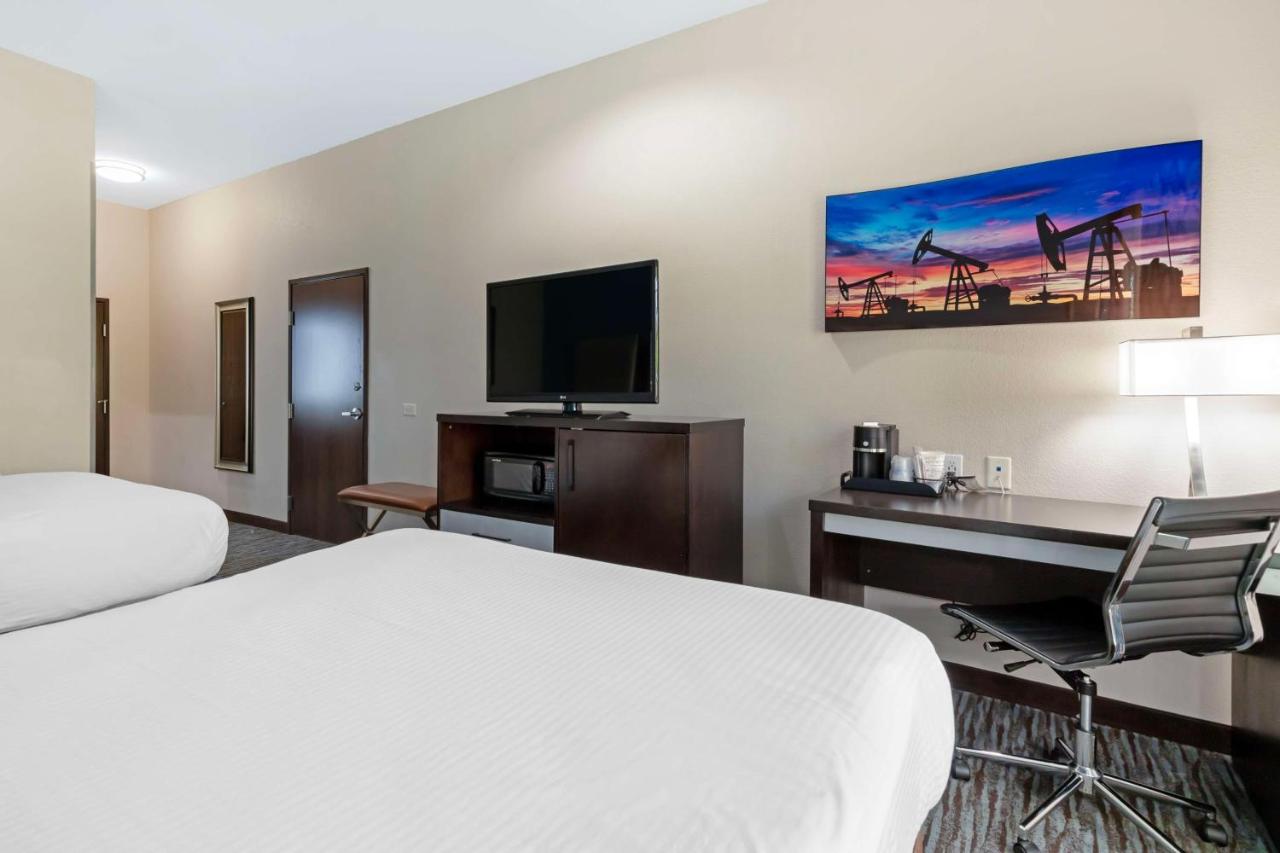 Quadruple Room with Bathtub - Disability Access/Non-Smoking at Best Western Plus Pleasanton Hotel