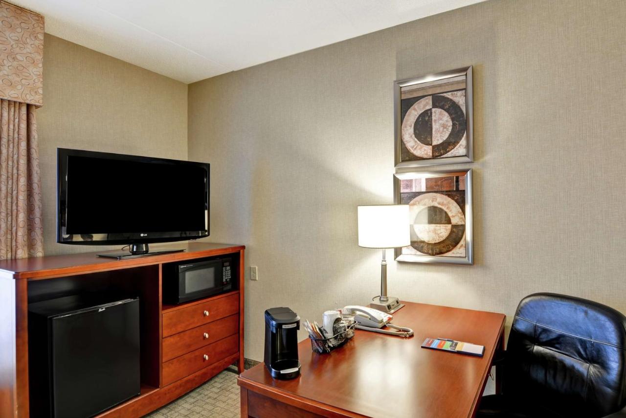 King Room with Sofa Bed - Non-Smoking at Hampton Inn Lewisburg