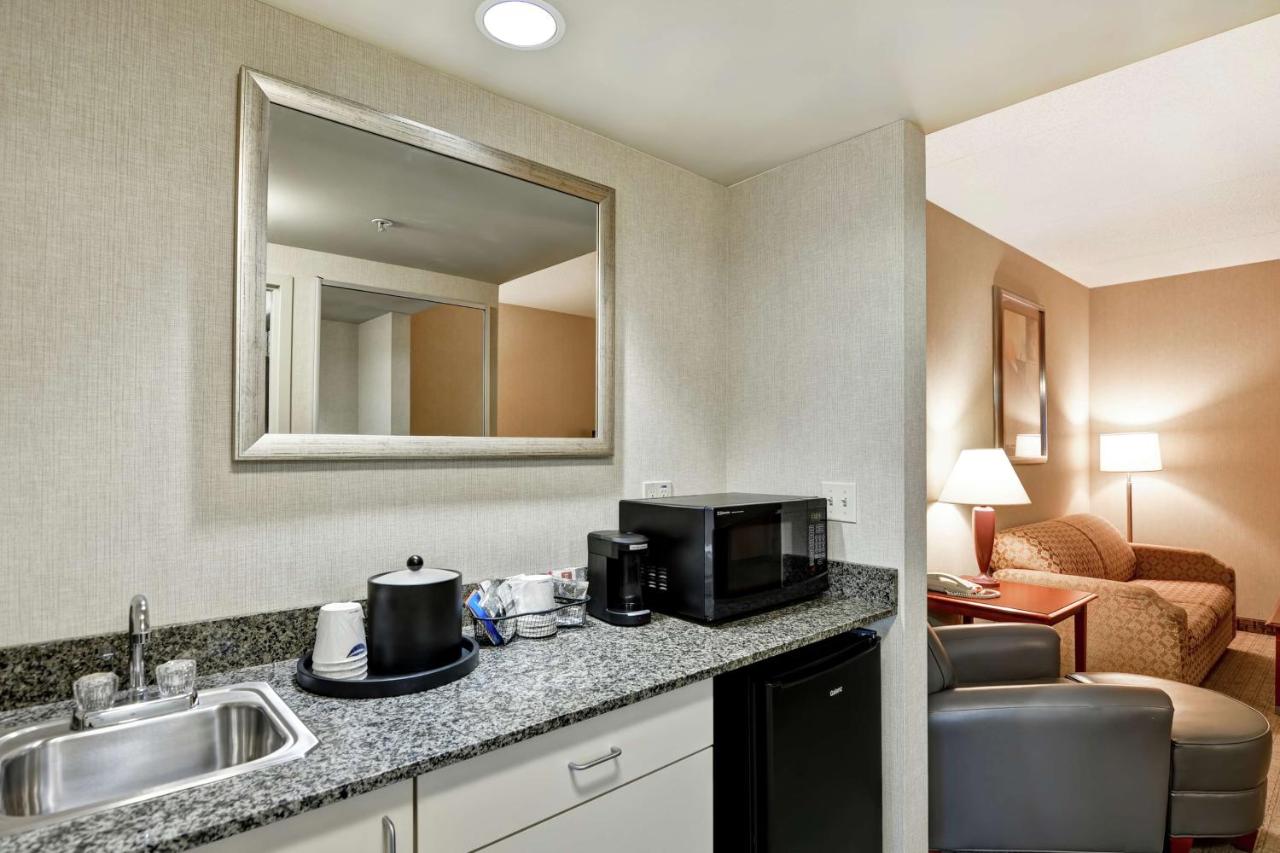 One-Bedroom King Suite - Non-Smoking at Hampton Inn Lewisburg