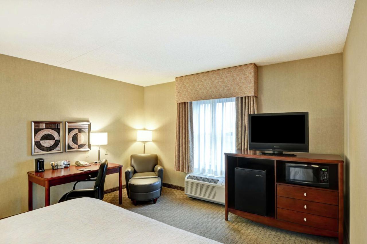King Room - Non-Smoking at Hampton Inn Lewisburg