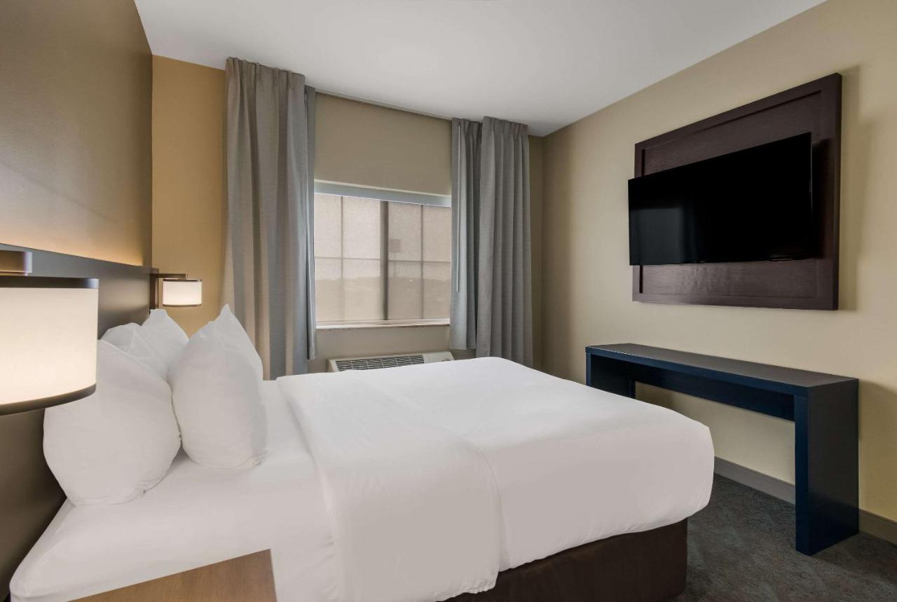 | Comfort Inn & Suites Barnesville - Frackville