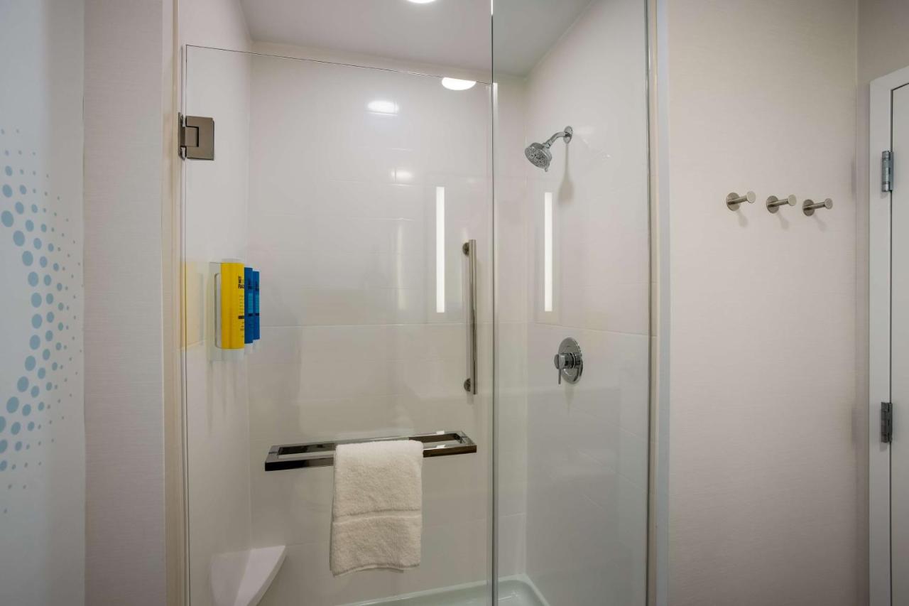 King Room with Walk In Shower at Tru By Hilton Traverse City