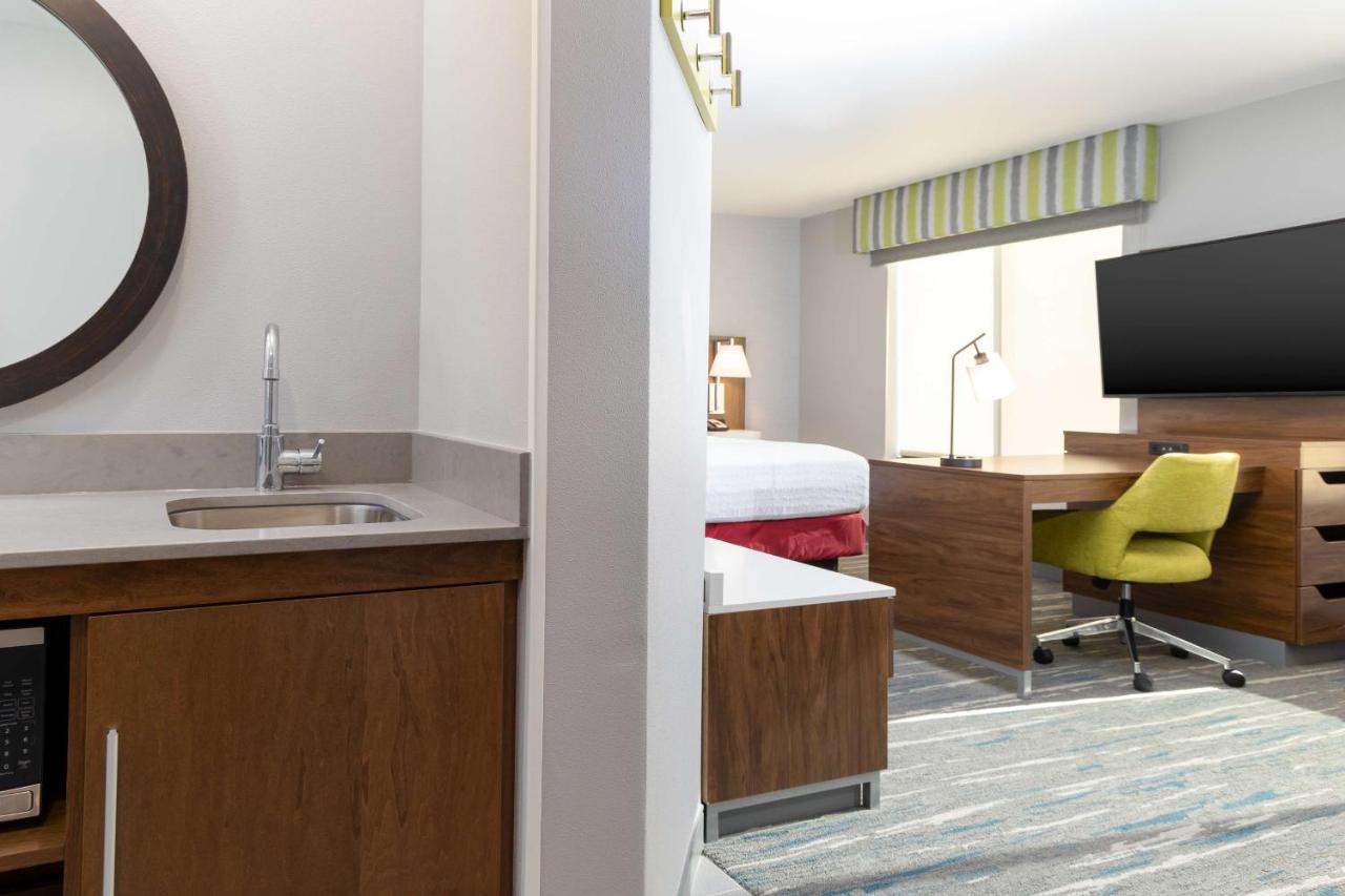 King Studio with Sofa Bed - Hearing Accessible at Hampton Inn & Suites Santa Rosa Sonoma Wine Country
