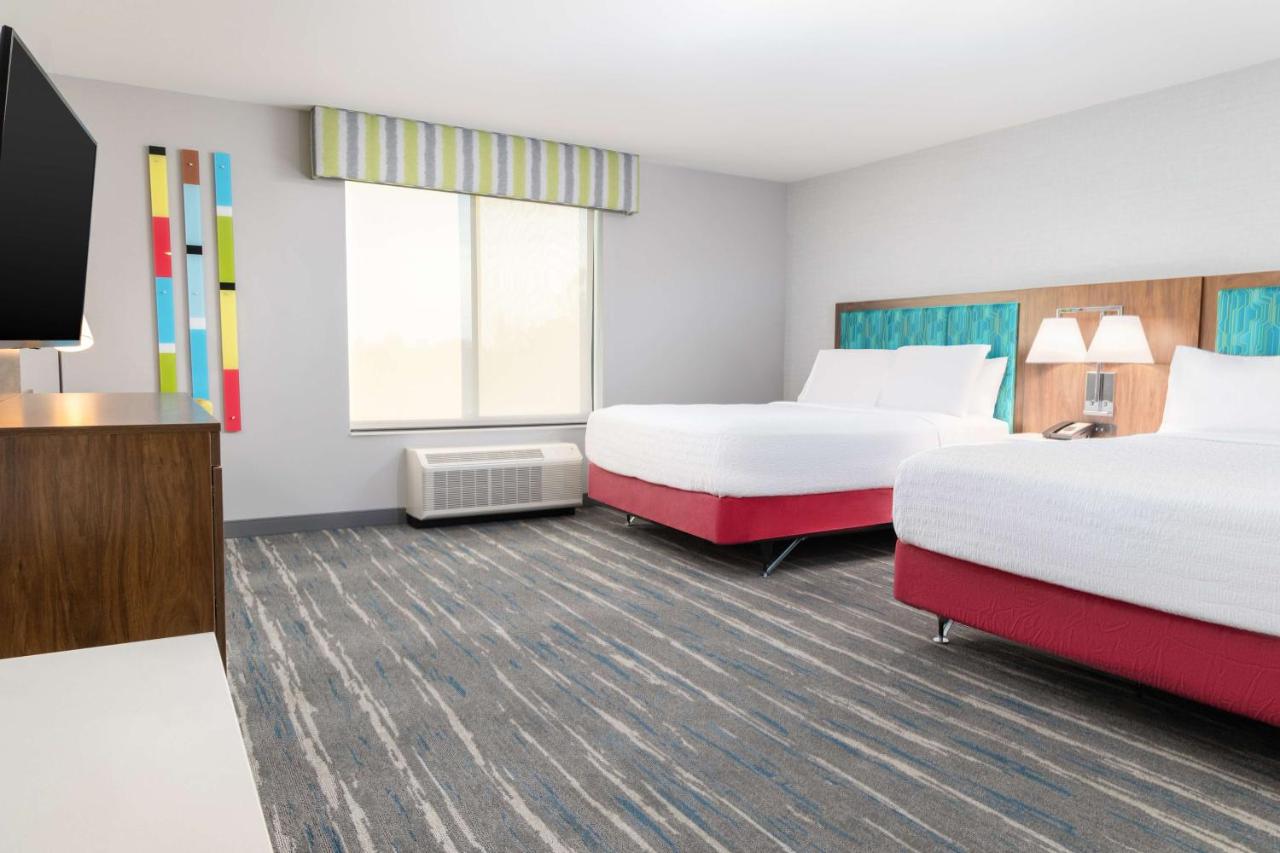 Queen Room with Two Queen Beds and Bath Tub - Mobility Accessible at Hampton Inn & Suites Santa Rosa Sonoma Wine Country