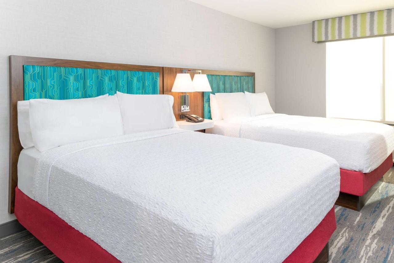 Queen Room with Two Queen Beds and Bath Tub - Mobility Accessible at Hampton Inn & Suites Santa Rosa Sonoma Wine Country