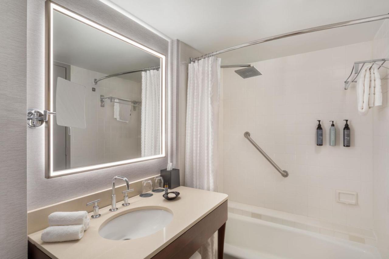 Club lounge access, Guest room, 2 Queen at The Westin Atlanta Perimeter North