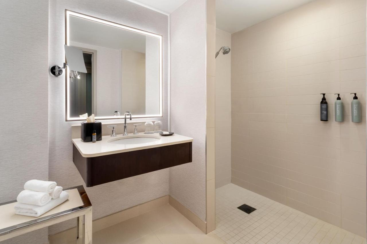 Traditional, Guest room, 1 King at The Westin Atlanta Perimeter North