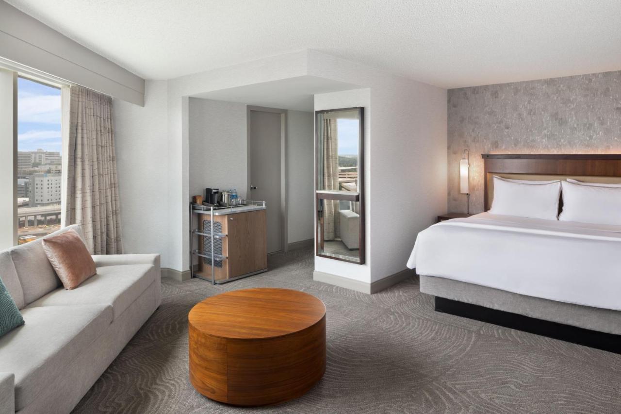 Club level, 1 Bedroom Junior Suite, 1 King at The Westin Atlanta Perimeter North
