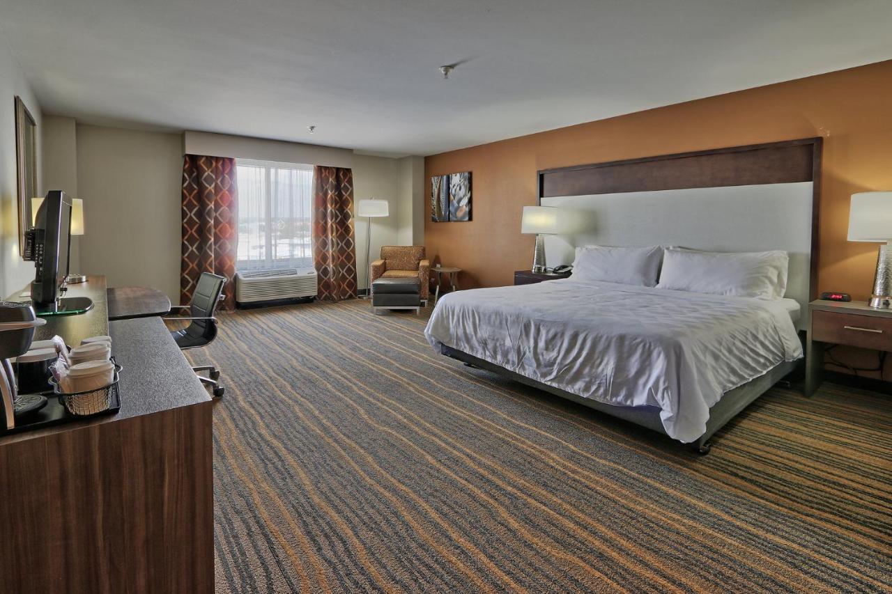 King Room at Holiday Inn & Suites Albuquerque-North I-25, an IHG Hotel